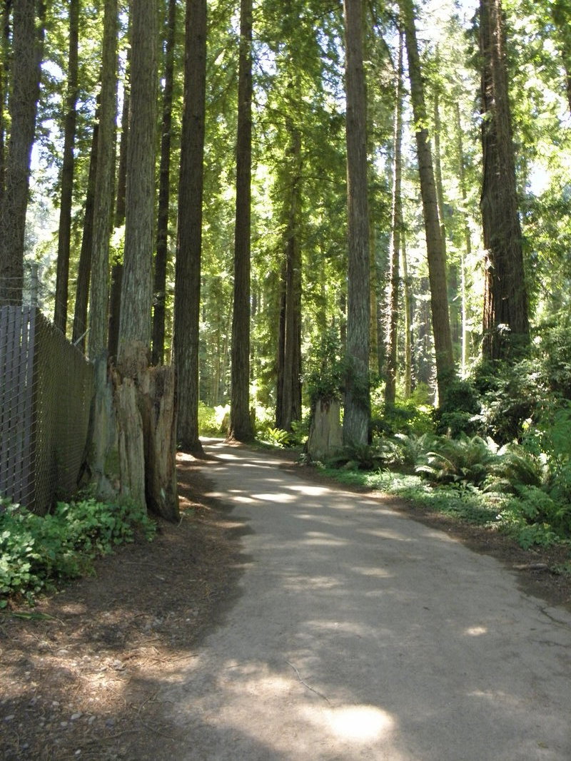 Sequoia Park Zoo entrance sign welcoming visitors